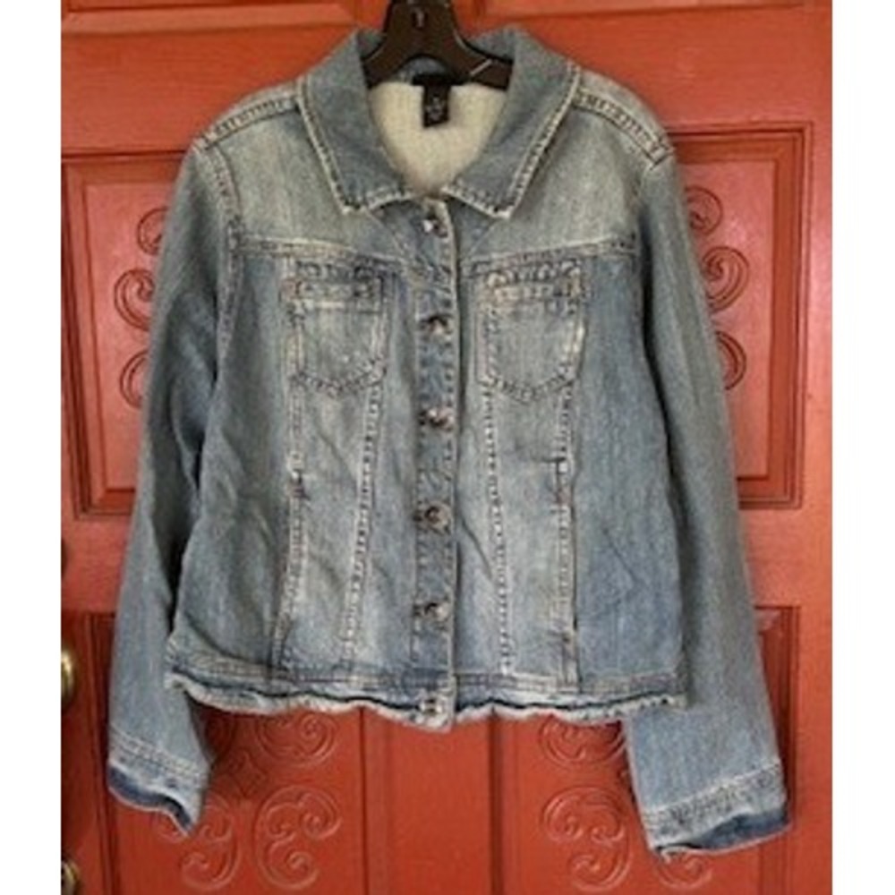 Lane Bryant Denim Jacket Blue Button Front Trucker Style Women Size 16